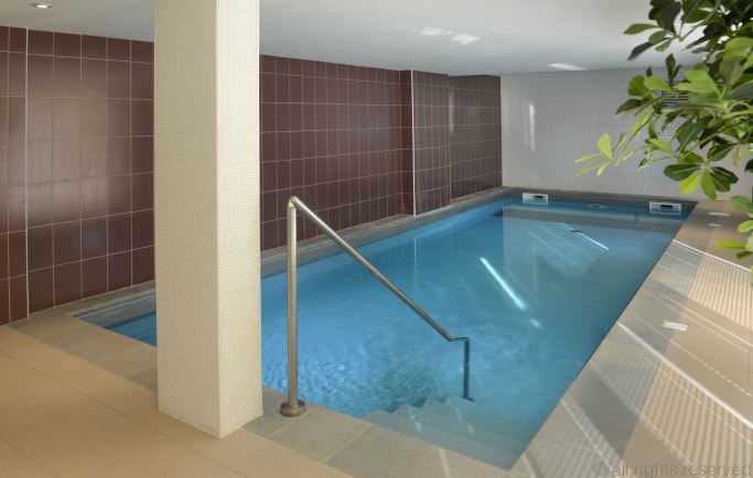 Résidence DOMITYS  Le Parc de Saint-Cloud  : Résidence Services Seniors DOMITYS Le Parc de Saint Cloud - Piscine